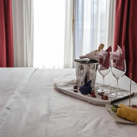 Otel Santanton 4*