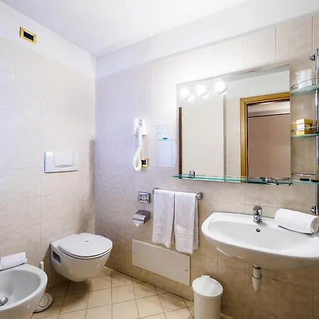 圣坦顿酒店 博尔米奥