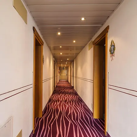 圣坦顿酒店 4* 博尔米奥