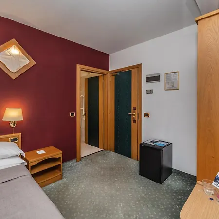 Hotel Santanton 4*