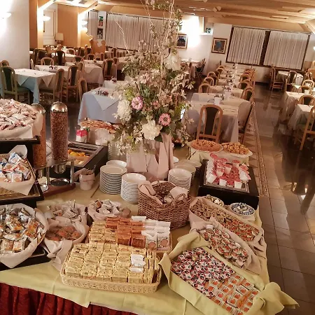 圣坦顿酒店 酒店